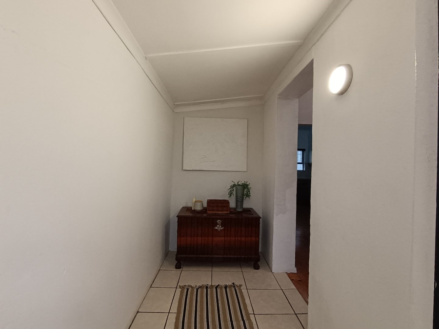 To Let 4 Bedroom Property for Rent in Avondale Western Cape